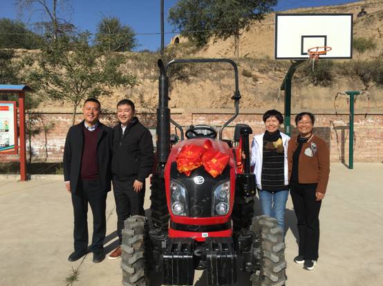 捐贈拖拉機1